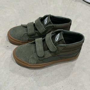 Toddler boys Velcro Vans 1.5. Green. Gently worn.